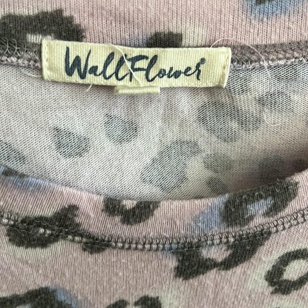 Shirt - Picture 2 of 3